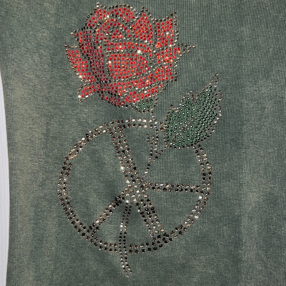 One World Olive Green Vintage Wash Ribbed Rose Peace Design Top - Picture 7 of 13